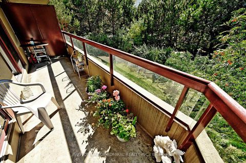 Photo 43 at 203 - 91 Townsgate Drive, Yorkhill, Vaughan