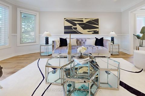 Photo 5 at 7 Kingmount Crescent, Bayview Hill, Richmond Hill