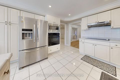 Photo 9 at 7 Kingmount Crescent, Bayview Hill, Richmond Hill