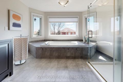 Photo 26 at 7 Kingmount Crescent, Bayview Hill, Richmond Hill