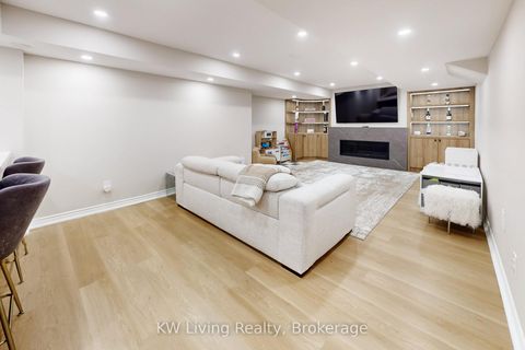 Photo 30 at 7 Kingmount Crescent, Bayview Hill, Richmond Hill