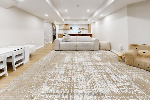 Photo 33 at 7 Kingmount Crescent, Bayview Hill, Richmond Hill