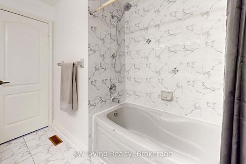 Photo 39 at 7 Kingmount Crescent, Bayview Hill, Richmond Hill