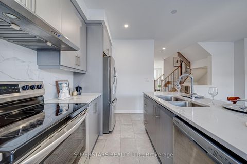 Photo 11 at 88 William F Bell Parkway, Rural Richmond Hill, Richmond Hill