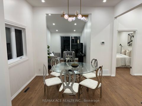 Photo 4 at 47 Munson Crescent, Bendale, Toronto