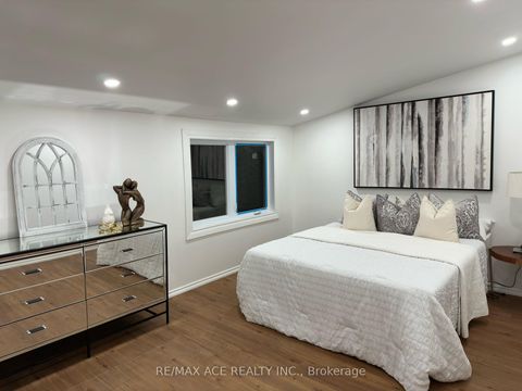 Photo 8 at 47 Munson Crescent, Bendale, Toronto