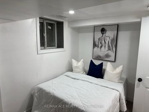 Photo 19 at 47 Munson Crescent, Bendale, Toronto