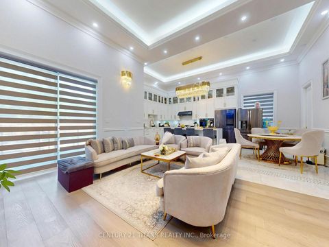 Photo 1 at 36 Craiglee Drive, Cliffside, Toronto