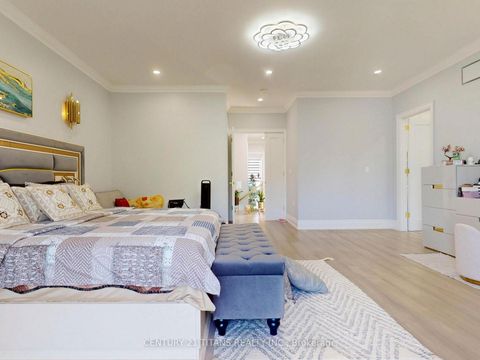 Photo 25 at 36 Craiglee Drive, Cliffside, Toronto