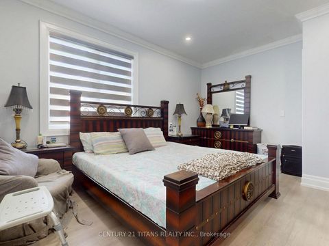 Photo 32 at 36 Craiglee Drive, Cliffside, Toronto