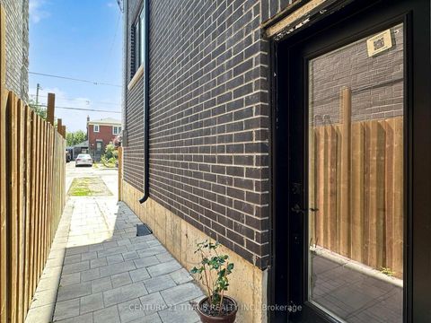 Photo 39 at 36 Craiglee Drive, Cliffside, Toronto