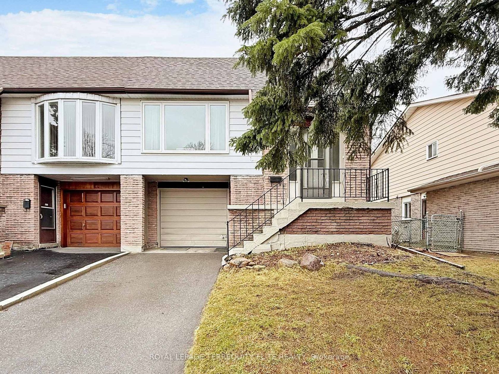 68 Ashridge Drive, Agincourt North, Toronto photo number 2