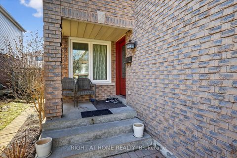 Photo 2 at 226 Manse Road, West Hill, Toronto