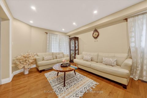 Photo 4 at 226 Manse Road, West Hill, Toronto