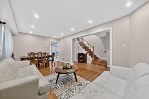 Photo 9 at 226 Manse Road, West Hill, Toronto