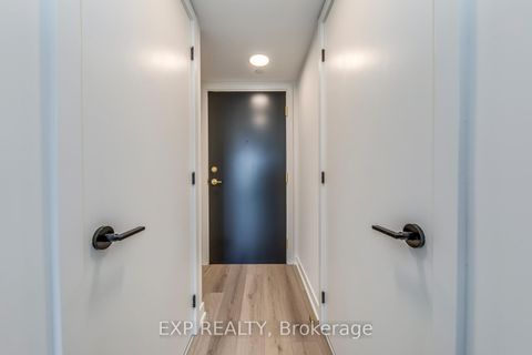 Photo 3 at 415 - 5 Lakeview Avenue, Bellwoods, Toronto