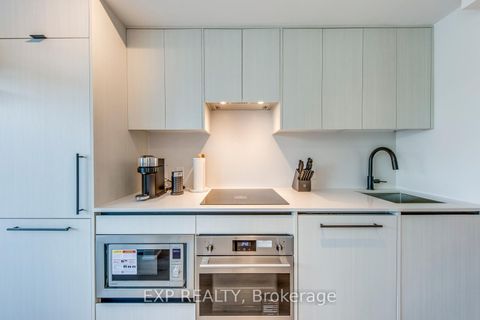 Photo 5 at 415 - 5 Lakeview Avenue, Bellwoods, Toronto