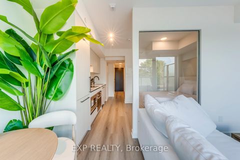 Photo 13 at 415 - 5 Lakeview Avenue, Bellwoods, Toronto
