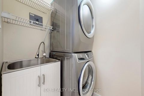 Photo 9 at Th8 - 31 Brunel Court, Waterfront Communities C1, Toronto