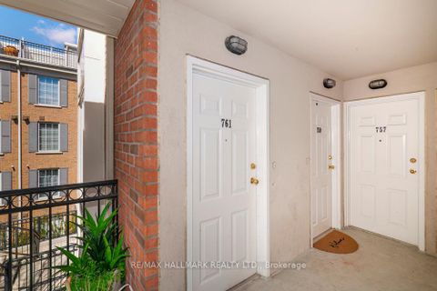 Photo 1 at 761 - 5 Everson Drive, Willowdale East, Toronto