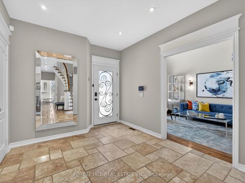 Photo 4 at 32 Mulholland Drive, Beverley Glen, Vaughan