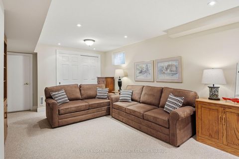 Photo 20 at 401 Terry Carter Crescent, College Manor, Newmarket