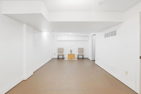 Photo 23 at 401 Terry Carter Crescent, College Manor, Newmarket