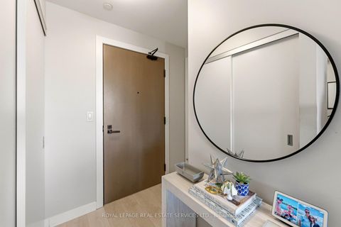 Photo 2 at 508 - 223 St Clair Avenue W, Casa Loma, Toronto
