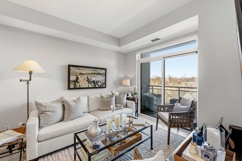 Photo 10 at 508 - 223 St Clair Avenue W, Casa Loma, Toronto