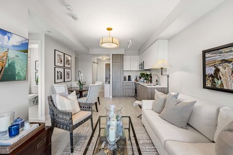 Photo 11 at 508 - 223 St Clair Avenue W, Casa Loma, Toronto