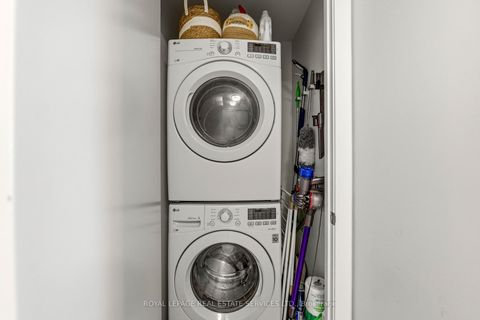 Photo 20 at 508 - 223 St Clair Avenue W, Casa Loma, Toronto