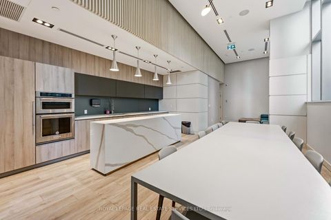 Photo 25 at 508 - 223 St Clair Avenue W, Casa Loma, Toronto