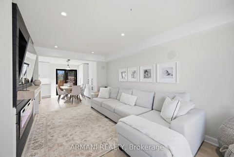 Photo 7 at 11 Gotham Court, Amesbury, Toronto