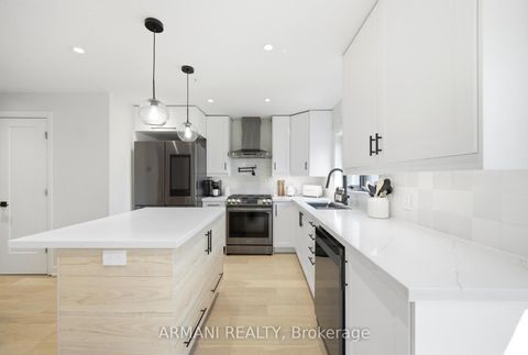 Photo 17 at 11 Gotham Court, Amesbury, Toronto