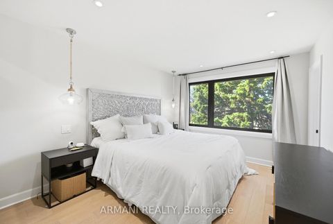 Photo 23 at 11 Gotham Court, Amesbury, Toronto