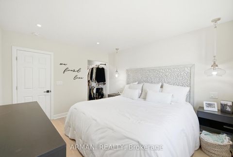 Photo 24 at 11 Gotham Court, Amesbury, Toronto