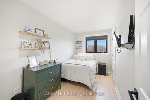 Photo 28 at 11 Gotham Court, Amesbury, Toronto