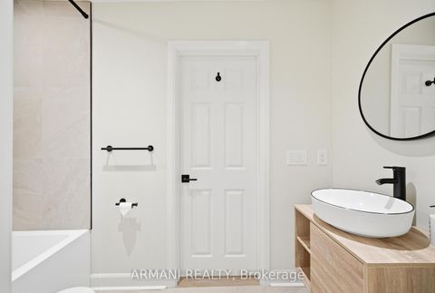 Photo 30 at 11 Gotham Court, Amesbury, Toronto