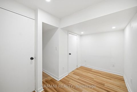 Photo 39 at 11 Gotham Court, Amesbury, Toronto