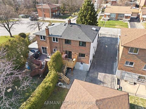 Photo 42 at 11 Gotham Court, Amesbury, Toronto