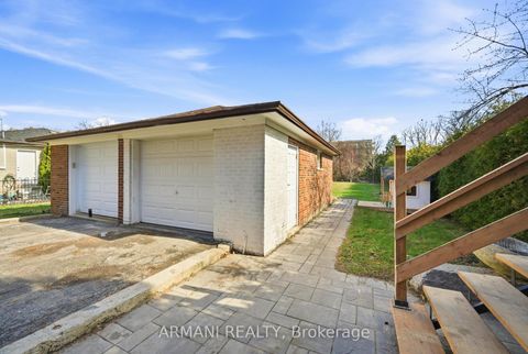 Photo 45 at 11 Gotham Court, Amesbury, Toronto