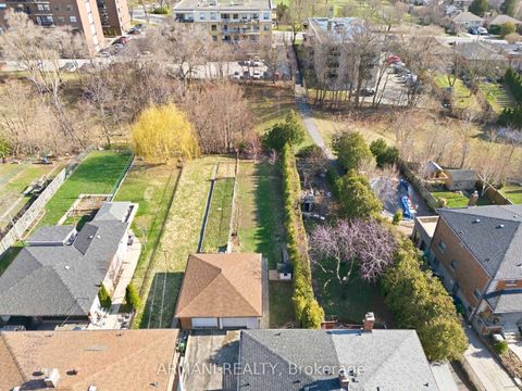 Photo 47 at 11 Gotham Court, Amesbury, Toronto