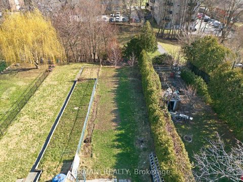 Photo 49 at 11 Gotham Court, Amesbury, Toronto