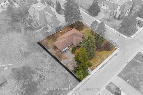 Photo 7 at 17 Denham Drive, South Richvale, Richmond Hill