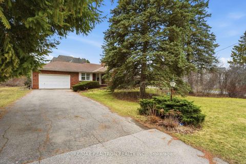 Photo 9 at 17 Denham Drive, South Richvale, Richmond Hill