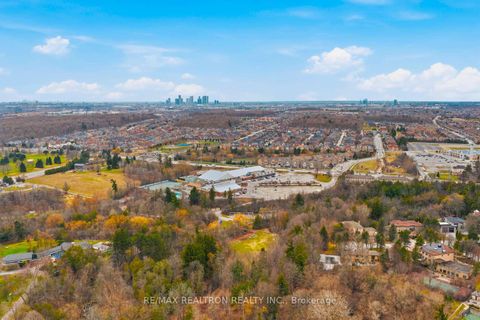 Photo 31 at 17 Denham Drive, South Richvale, Richmond Hill