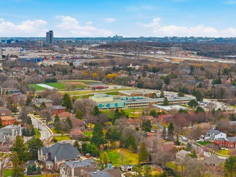 Photo 33 at 17 Denham Drive, South Richvale, Richmond Hill