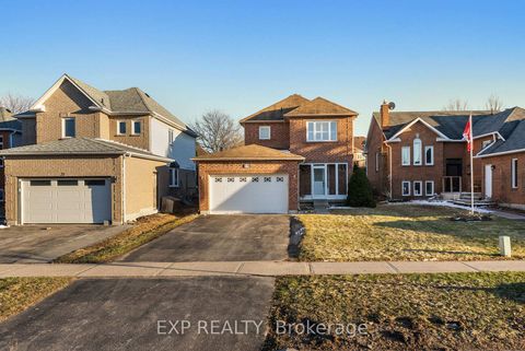 Photo 3 at 19 Natanya Boulevard, Keswick North, Georgina