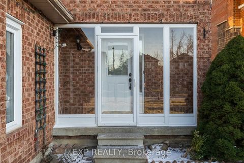 Photo 5 at 19 Natanya Boulevard, Keswick North, Georgina