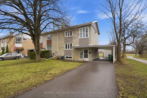 Photo 1 at 28 Langbourne Place, Don Mills, Toronto